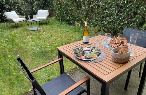 Cabourg Apartment | Beau studio accès plage, piscine, jardin, tennis, vélos, Netflix