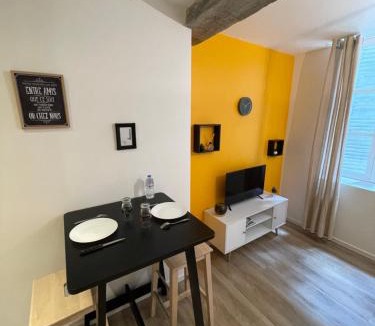 Moulins Apartment | Beau studio centre ville