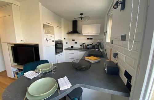 Poincare - Foch - Anatole France - Croix de Bourgogne Apartment | Beau Studio Cosy Proche des Thermes