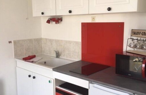 La Suze-sur-Sarthe Apartment | Beau Studio Meublé à La Suze. Idéal Étudiants et Déplacements Professionnels