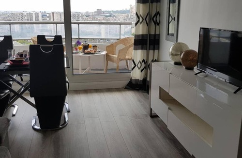 Quartier de la Chapelle Apartment | Beau studio rénové 30m2 balcon vue Paris+parking