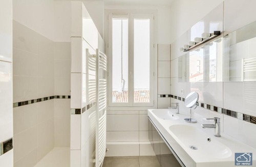 Notre-Dame du Mont Apartment | Beau T2 renovated coeur de ville - COURS JULIENCASTELLANE - Air Rental