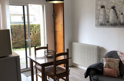 Cauterets Apartment | Beau T2au Calme