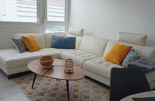 Ascq Apartment | Beau T3 à 5 min du Grand Stade avec parking gratuit