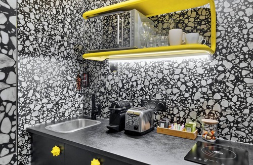 11th Arrondissement Apartment | Beauquartier - Chemin Vert