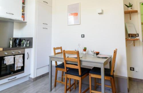 Henriville Apartment | Beauregard, Proche centre, 2 couchages, calme, lumineux