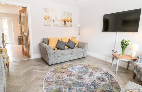 Bourton House | Beaus House