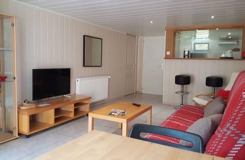 Saint-Germain-les-Corbeil Apartment | Beautiful studio 30 km from Paris in a suburban residence.