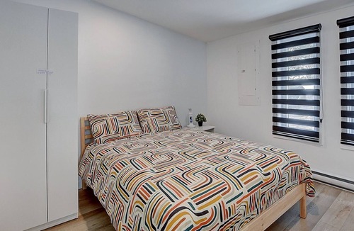 Saint-Alphonse-Rodriguez Ski Chalet | Beautifully fully renovated 3 bedroom lake front cottage