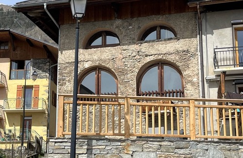 Novallay Ski Chalet | Beautifully restored chalet - ideal for 3 Valleys skiing