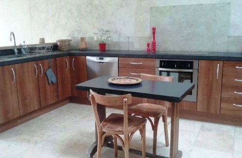 Saint-Quentin-la-Poterie House | Beautiful village house with pool and garden
