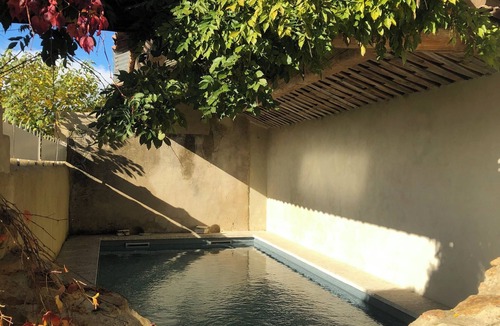 Saint-Quentin-la-Poterie House | Beautiful village house with pool and garden