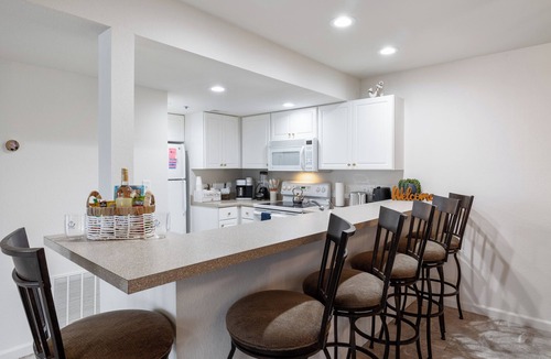 Village of Four Seasons Condo | Beautiful Lakefront Condo - 2 Master Suites and Queen Sofa Bed