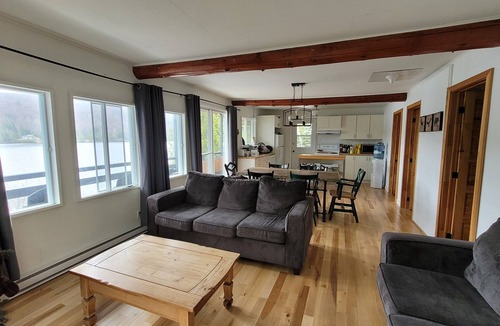 Notre-Dame-de-la-Merci Ski Chalet | Beautiful waterfront cottage. Ideal for families.