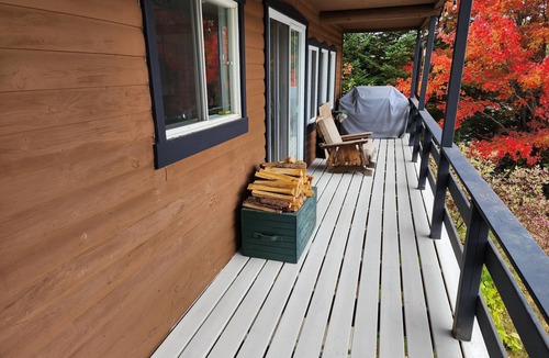 Notre-Dame-de-la-Merci Ski Chalet | Beautiful waterfront cottage. Ideal for families.