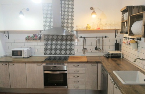 Valdetorres de Jarama Ski Chalet | Beautiful villa with garden, barbecue and pool