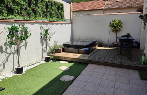 Cenon House | beautiful house with jacuzzi !