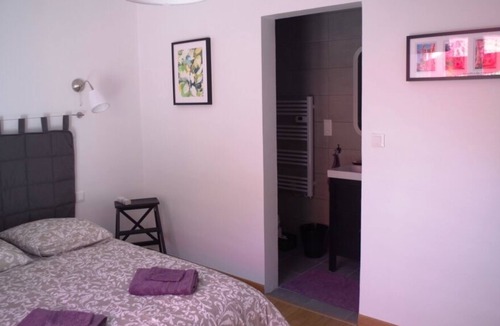La Chapelle-sur-Erdre House | Beautiful house with garden, 3 bedrooms with bathroom, sleeps 6 to 8, near Nantes