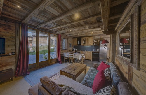 Valmorel Ski Chalet | Beautiful 4* flat in a chalet with shared sauna, 300 meters from the slopes