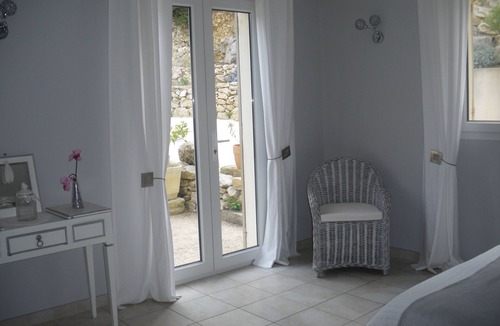 Les Hauts de Villeneuve Villa | Beautiful villa d. architect located in lush greenery. Private pool