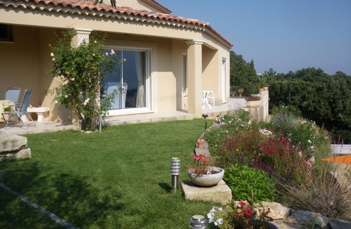 Les Hauts de Villeneuve Villa | Beautiful villa d. architect located in lush greenery. Private pool