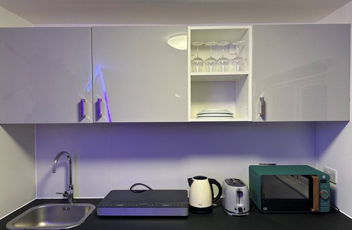 Edgware House | Beautiful 1-Bed House in Edgware