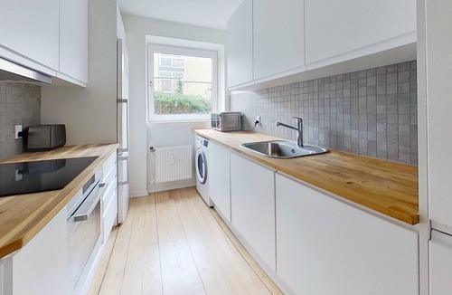 Frederiksberg C Apartment | Beautiful 1-bed in Frederiksberg C - 209