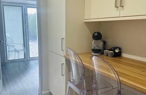 Bourne End Apartment | Beautiful 1-bed Studio in Bourne end