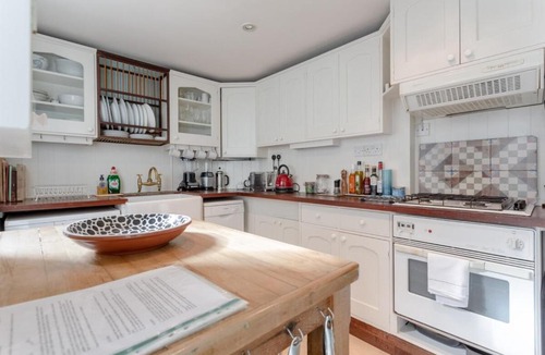Kennington Apartment | Beautiful 1-Bed with Garden