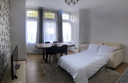 St. Leonard's Apartment | Beautiful 1 Bedroom apartment