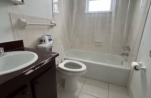 Little Ranches Condo | Beautiful 1 Bedroom Hollywood Condo & Enjoy the Pool!