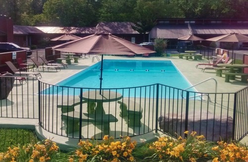 Cosby Apartment | Beautiful 1 bedroom unit at resort, sleeps 4