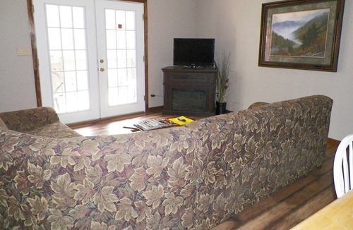 Cosby Apartment | Beautiful 1 bedroom unit at resort, sleeps 4