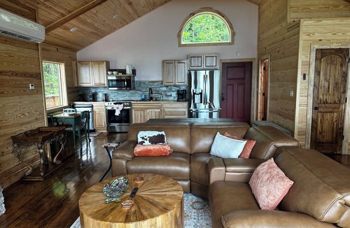 Bee Branch Cabin | Beautiful 1 bedroom Treehouse with heart shaped hot tub