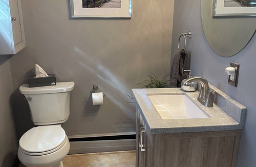 Cumberland Apartment | Beautiful 1-bedroom home in charming Cumberland. Convenient downtown location.