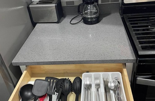 Ampere Apartment | Beautiful 1 BR Apt Basment,35 min to NYC