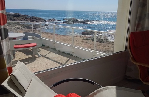 La Chaume House | BEAUTIFUL 180 ° PANORAMIC SEAVIEWS , Oceanfront Villa .