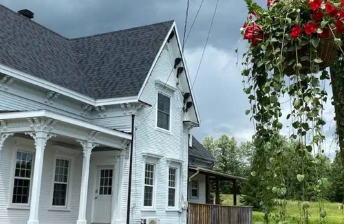 Stanstead Township Apartment | Beautiful 100 year old fully renovated A/C