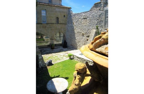 Aragon House | BEAUTIFUL 12 CENTURY HISTORIC MEDIEVAL CHATEAU IN ARGON