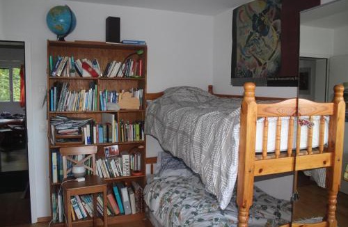 Wunnewil-Flamatt House | Beautiful 14 m2 room