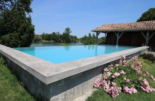 Clairac Cottage | Beautiful 18th century property on the banks of the river Lot