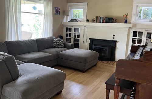 Roseburg House | Beautiful 1920 Craftsman Bungalow
