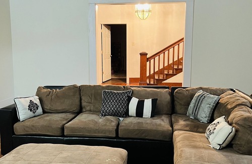 Winchester House | Beautiful 1920’s Home in Downtown Winchester