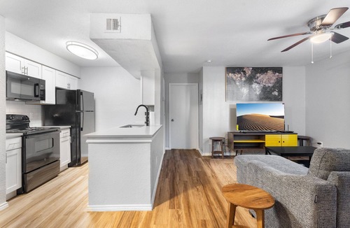 University Hills and Windsor Park Apartment | Beautiful 1BD/1BA in University Hills 4829