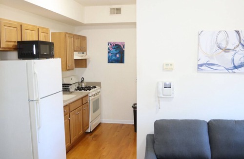 Belleville Apartment | Beautiful 1Bed 1 Bath w/Parking