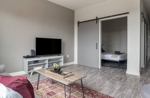 Bluemont Apartment | Beautiful 1BR in Arlington, Gym + Parking