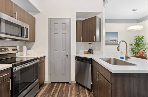 North Burnet Apartment | Beautiful 1BR Next to The Domain 4195