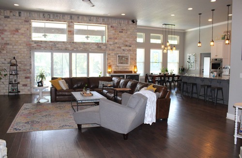 Farmington House | Beautiful 2-Acre Refuge w/Pool-5 miles to UofA!