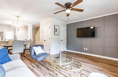 Southwest Raleigh House | Beautiful 2 bdr Townhome w King bed and free wifi