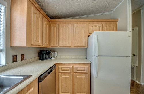 Jacarandas House | Beautiful 2-bedroom home in N Ft Myers, great amenities, close to hospitals